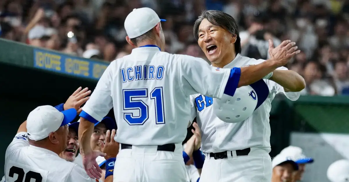 Hideki Matsui celebrando cuadrangular con Ichiro