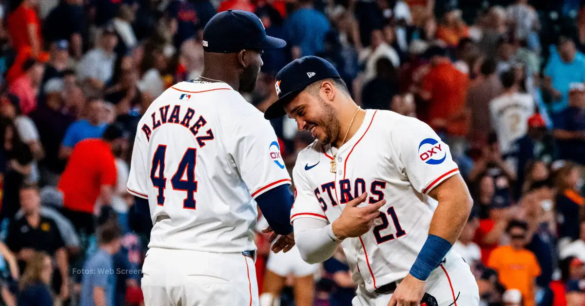 Yordan y Díaz celebran la victoria de Houston Astros