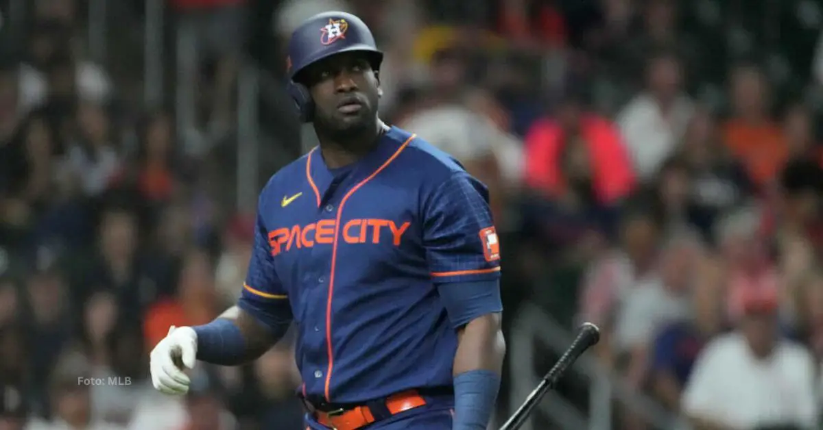 Yordan Alvarez con el uniforme de Houston Astros