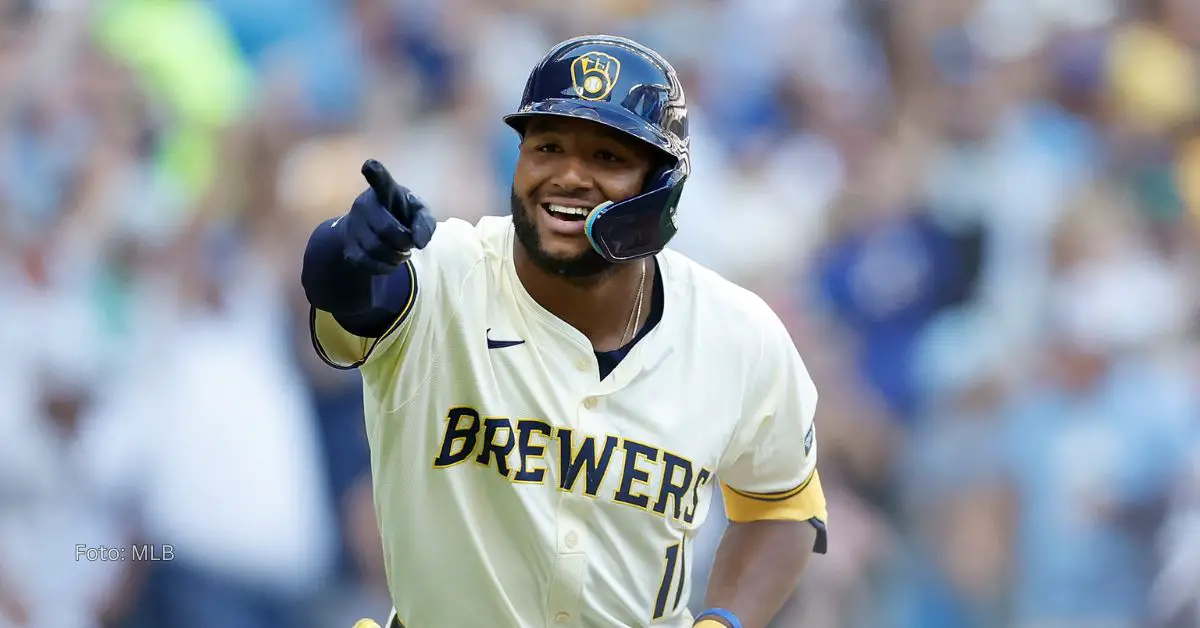 Jackson Chourio feliz con Milwaukee Brewers en MLB 2024