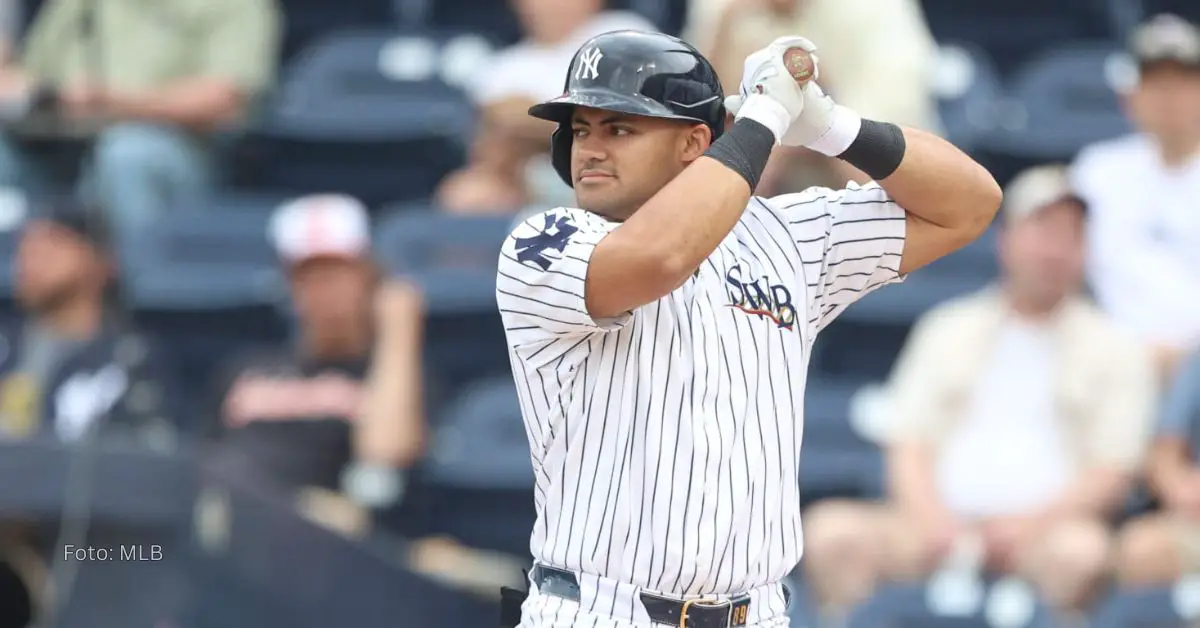 Jasson Domínguez bateando a la zurda en las Ligas Menores de New York Yankees