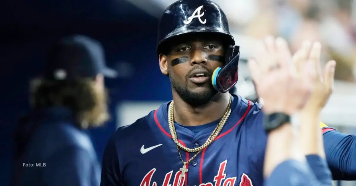 Jorge Soler celebrando en el dugout de Atlanta Braves