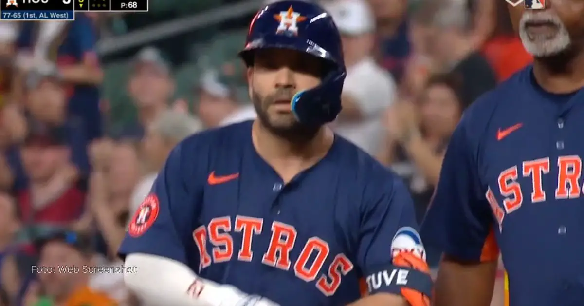 Jose Altuve en primera base del Minute Maid Park de Houston Astros