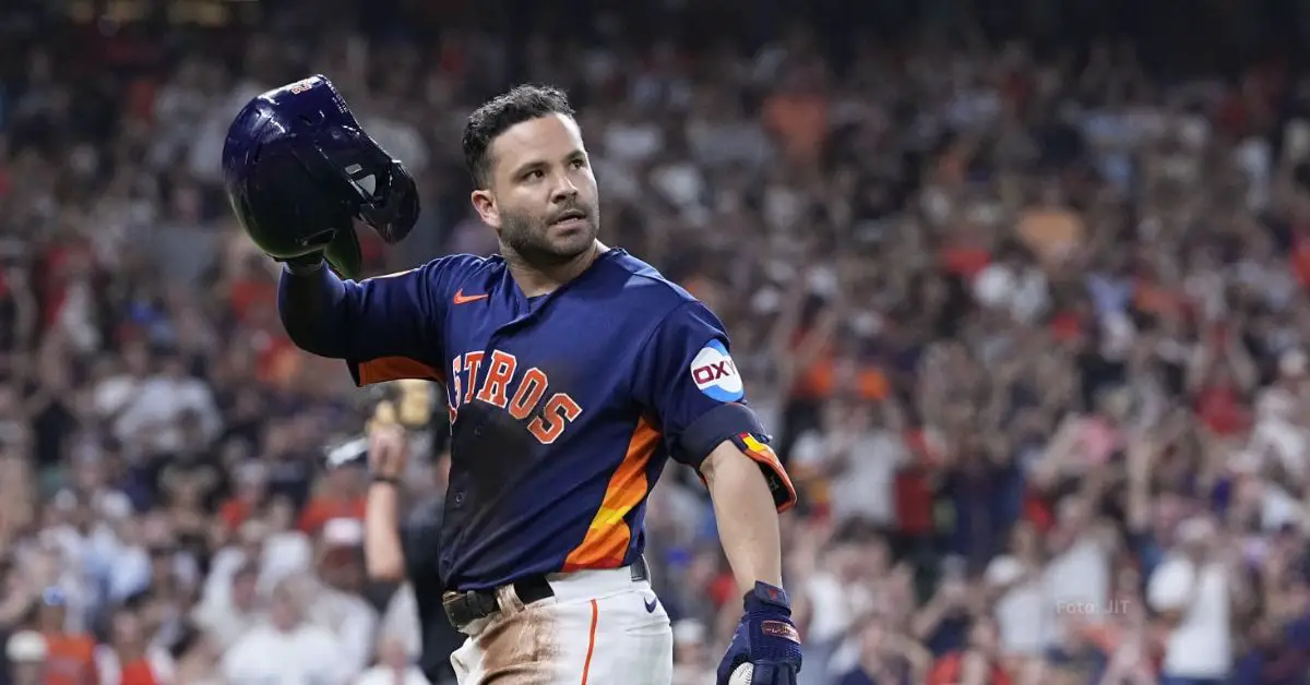 Jose Altuve agradece la ovación en Minute Maid Park