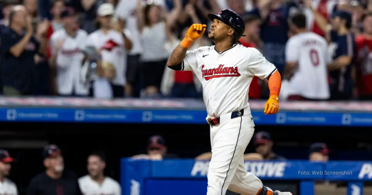 Jose Ramírez celebrando con Cleveland Guardians