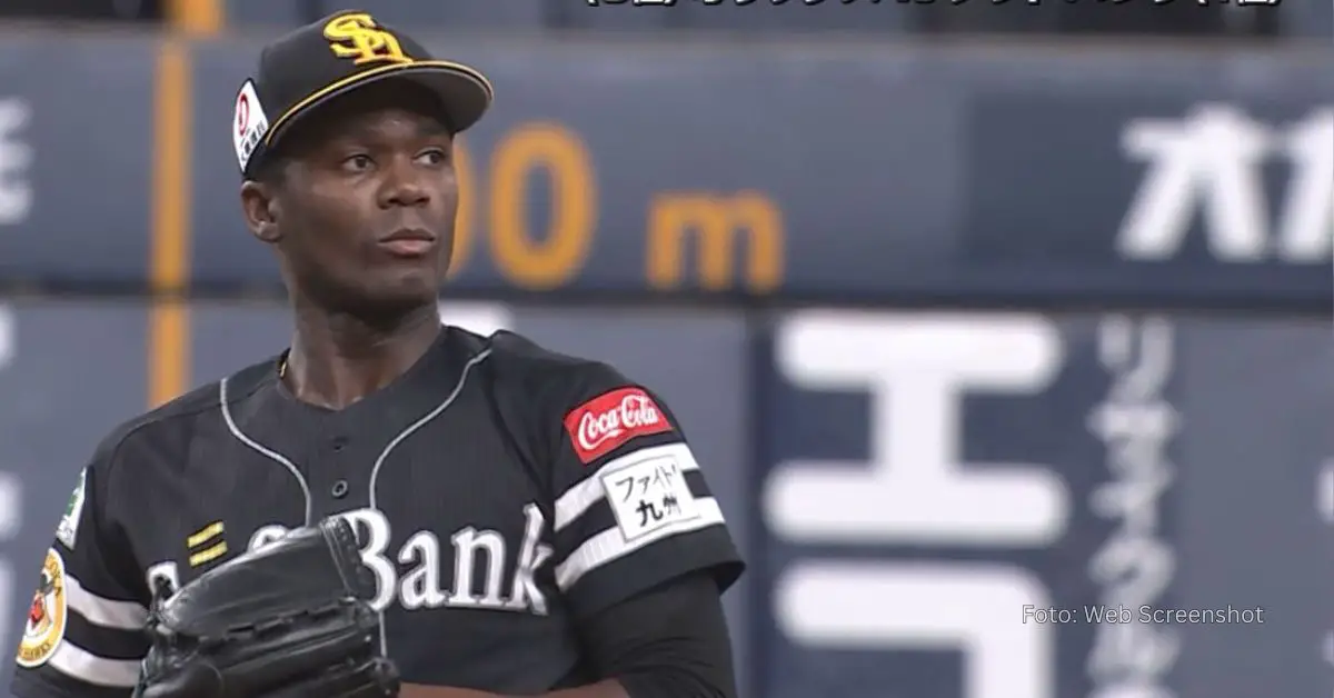 Livan Moinelo en la NPB