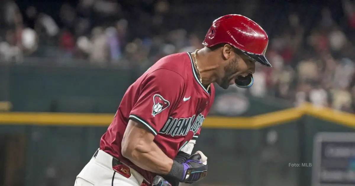 Lourdes Gurriel Jr. celebra un jonrón con Arizona Diamondbacks