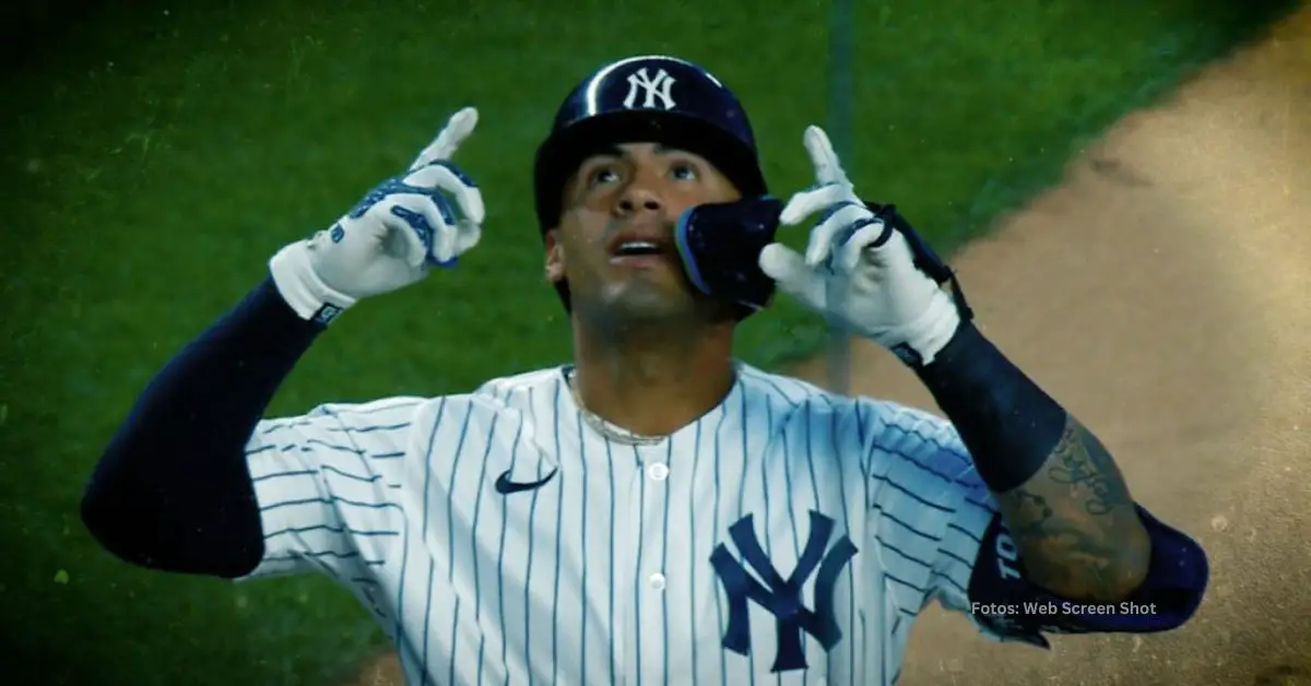 Gleyber Torres celebrando con Yankees en el Yankee Stadium