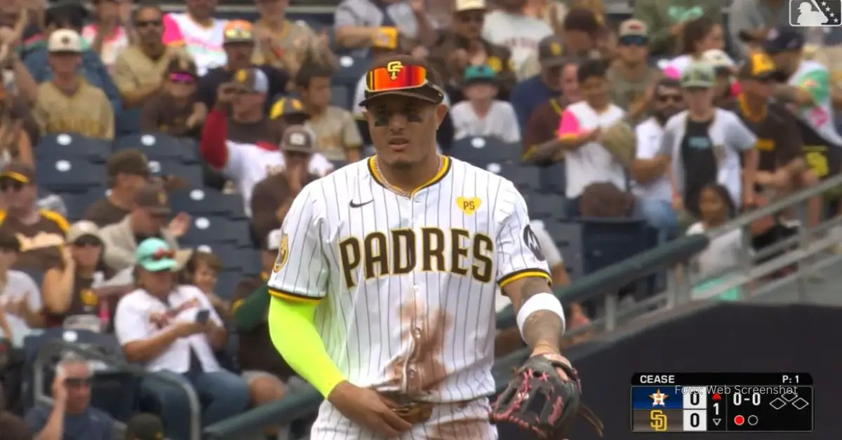 Manny Machado luciendo jugada defensiva ante Jose Altuve