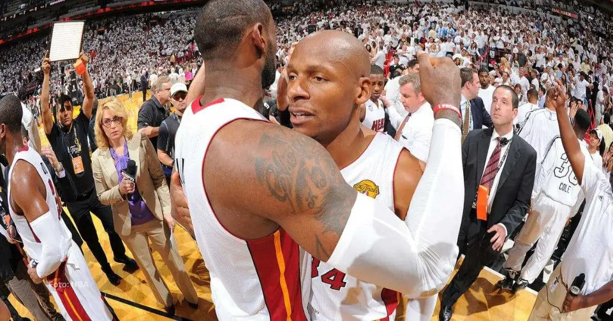 LeBron James y Ray Allen celebrando tras conseguir el campeonato de la NBA