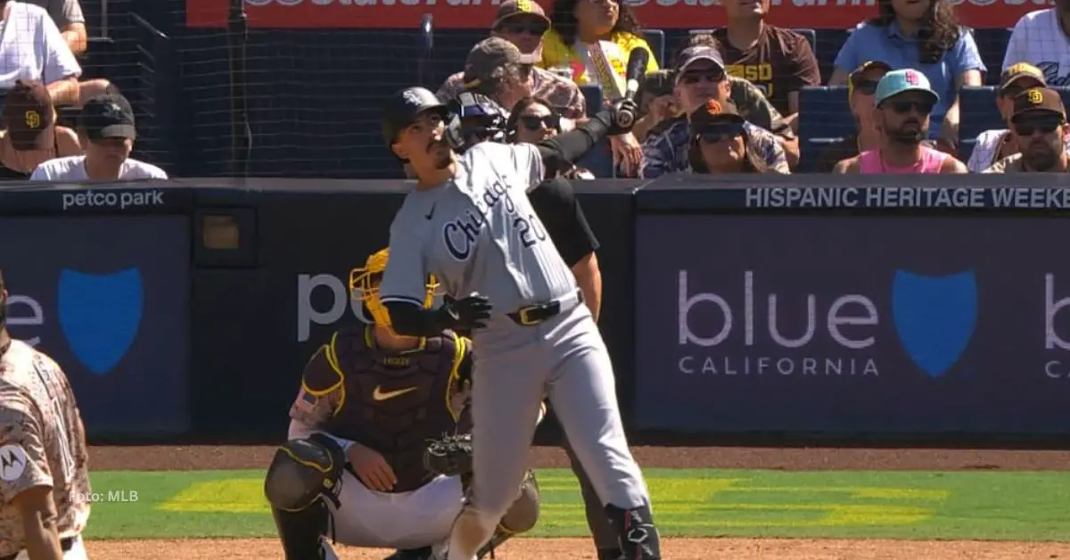 Miguel Vargas conectando jonrón con Chicago White Sox