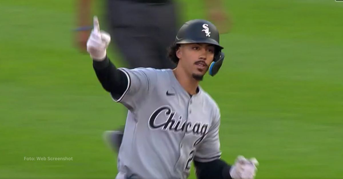 Miguel Vargas recorriendo las almohadillas tras jonrón con Chicago White Sox