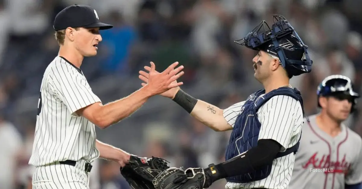 Phil Bickford celebrando el triunfo de New York Yankees