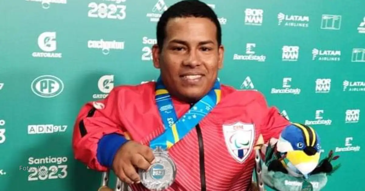 Pablo Ramírez celebrando su victoria en los Juegos Parapanamericanos de Santiago de Chile