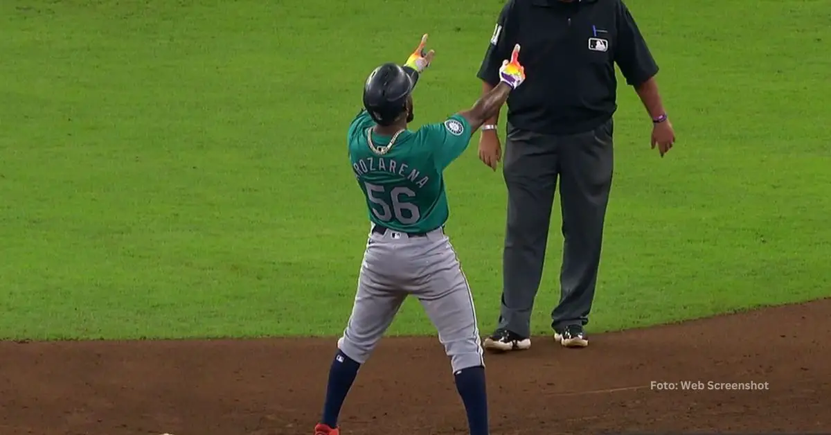 Randy Arozarena celebrando tras doble con Seattle Mariners