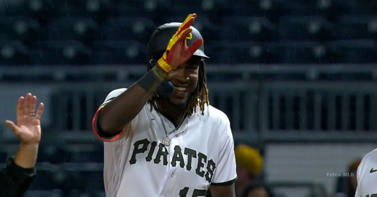 Oneil Cruz con el uniforme de Pittsburgh Pirates