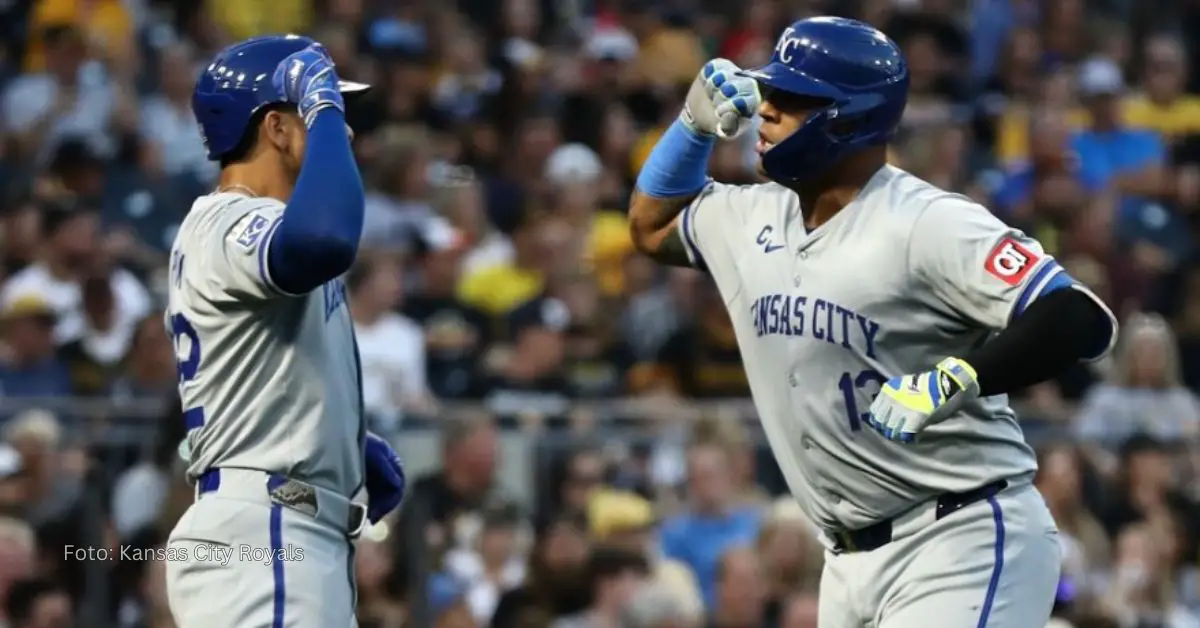 Salvador Perez celebrando jonrón con Kansas City Royals en MLB 2024