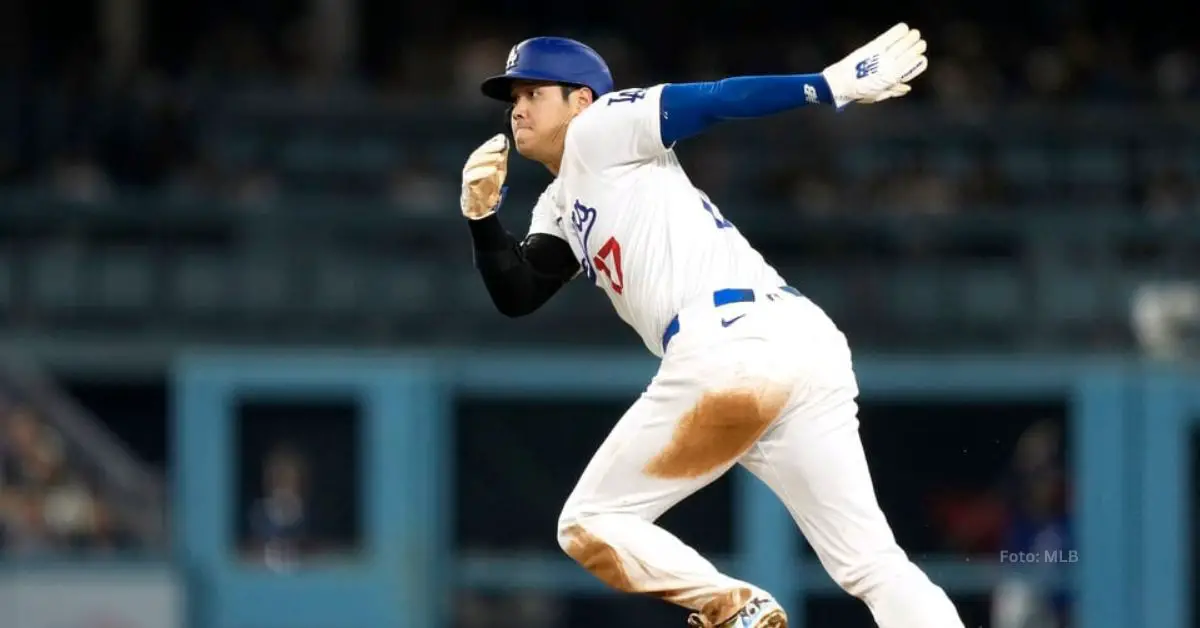 Shohei Ohtani iniciando el proceso de robo con Los Angeles Dodgers en MLB 2024