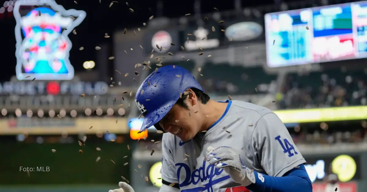 Shohei Ohtani celebrando jonrón con Dodgers en MLB 2024