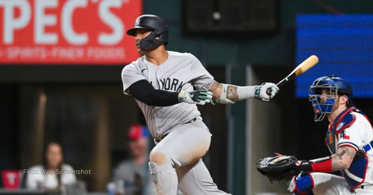 Gleyber Torres bateando con Yankees