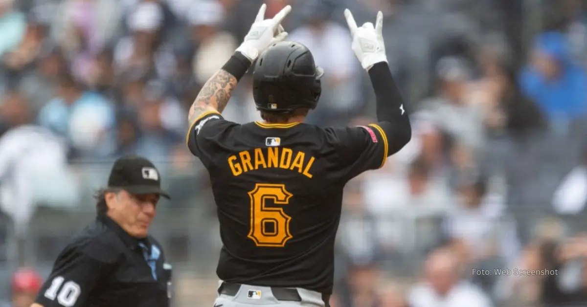 Yasmani Grandal celebrando con Pittsburgh Pirates