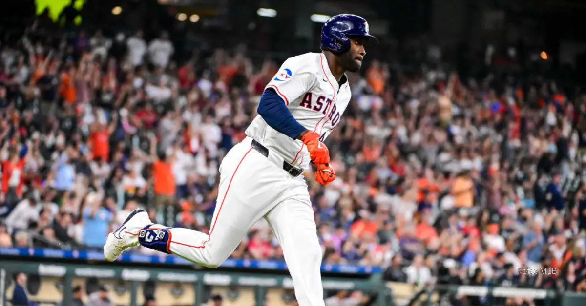 Yordan Alvarez jugando con Houston Astros