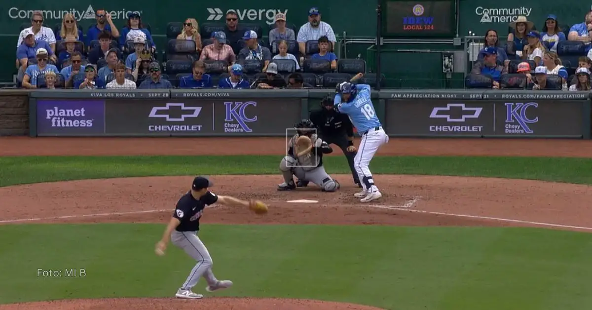 Yuli Gurriel jugando con Kansas City Royals