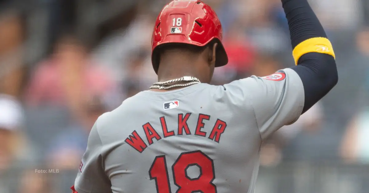 Jordan Walker celebrando la victoria ante Yankees