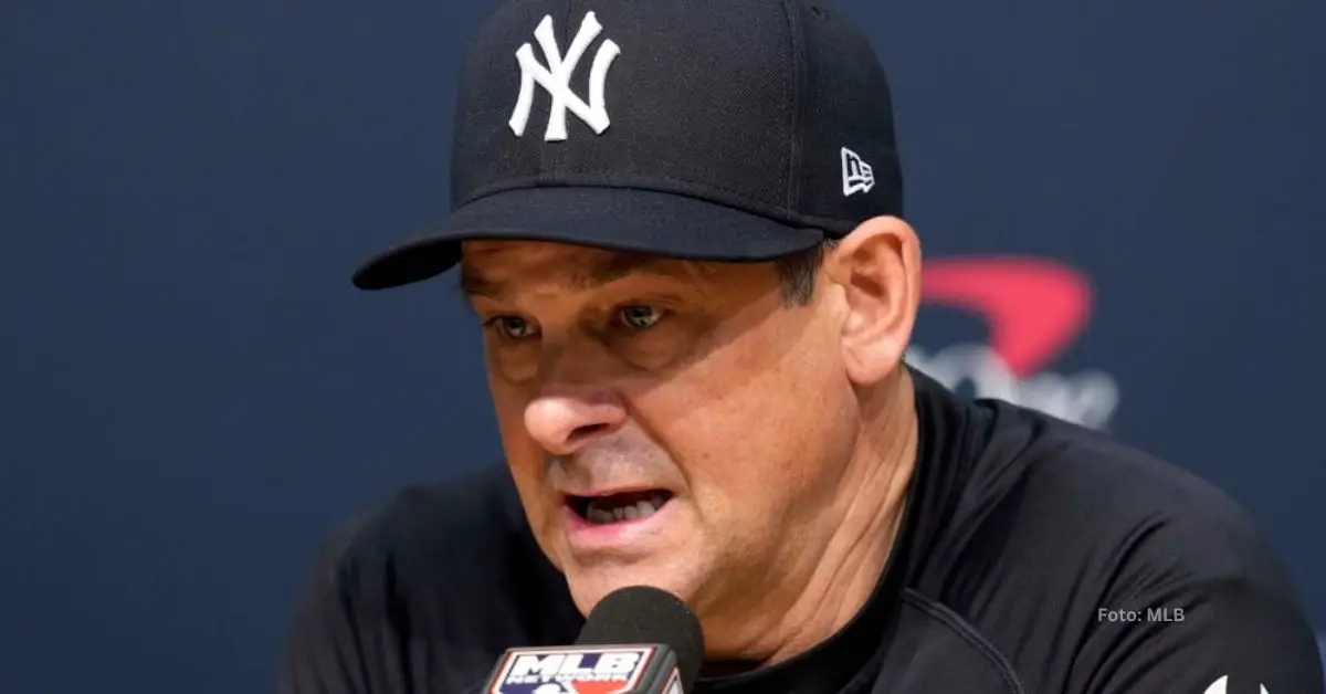 Aaron Boone en rueda de prensa con New York Yankees