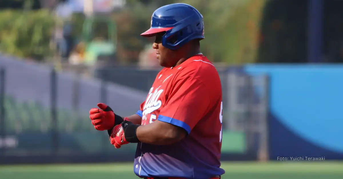 Alfredo Despaigne con uniforme del equipo Cuba