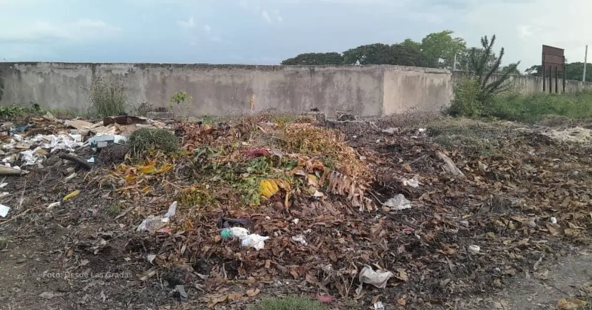 Afueras del Estadio de Río Cauto, en la provincia de Granma muestran abandono de autoridades