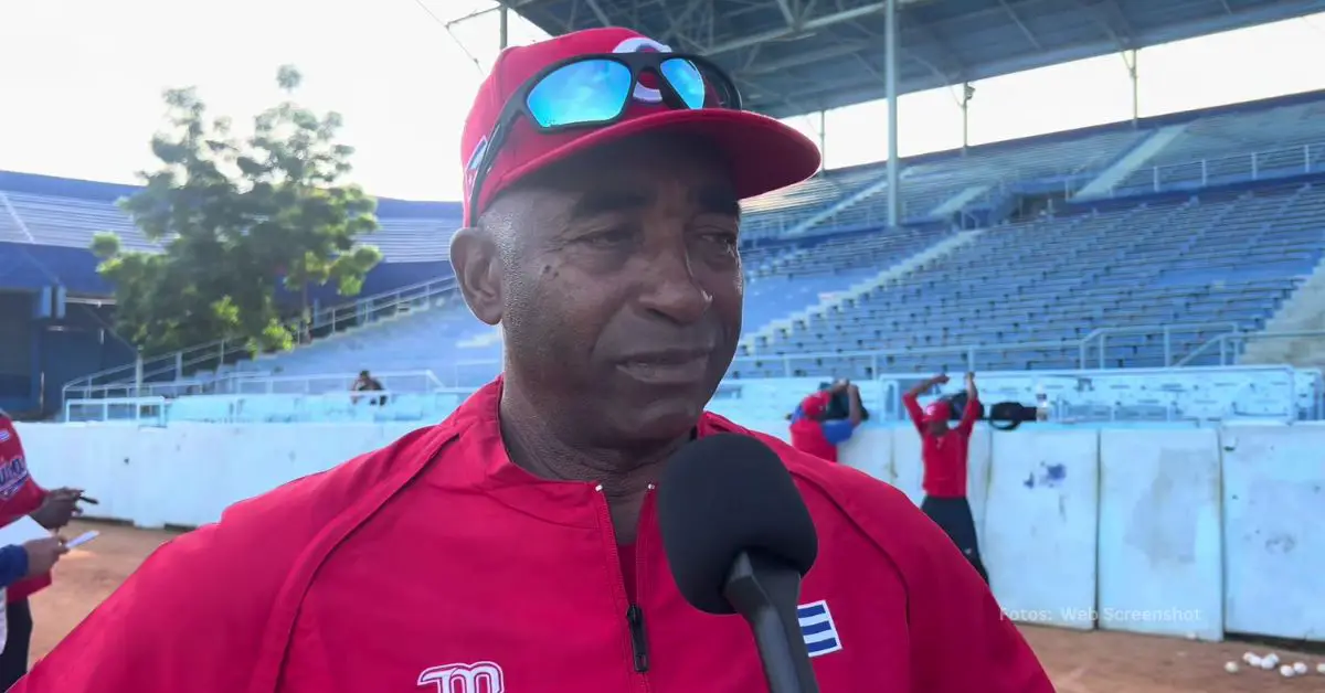 Armando Johnson hablando sobre el equipo Cuba para el Premier 12