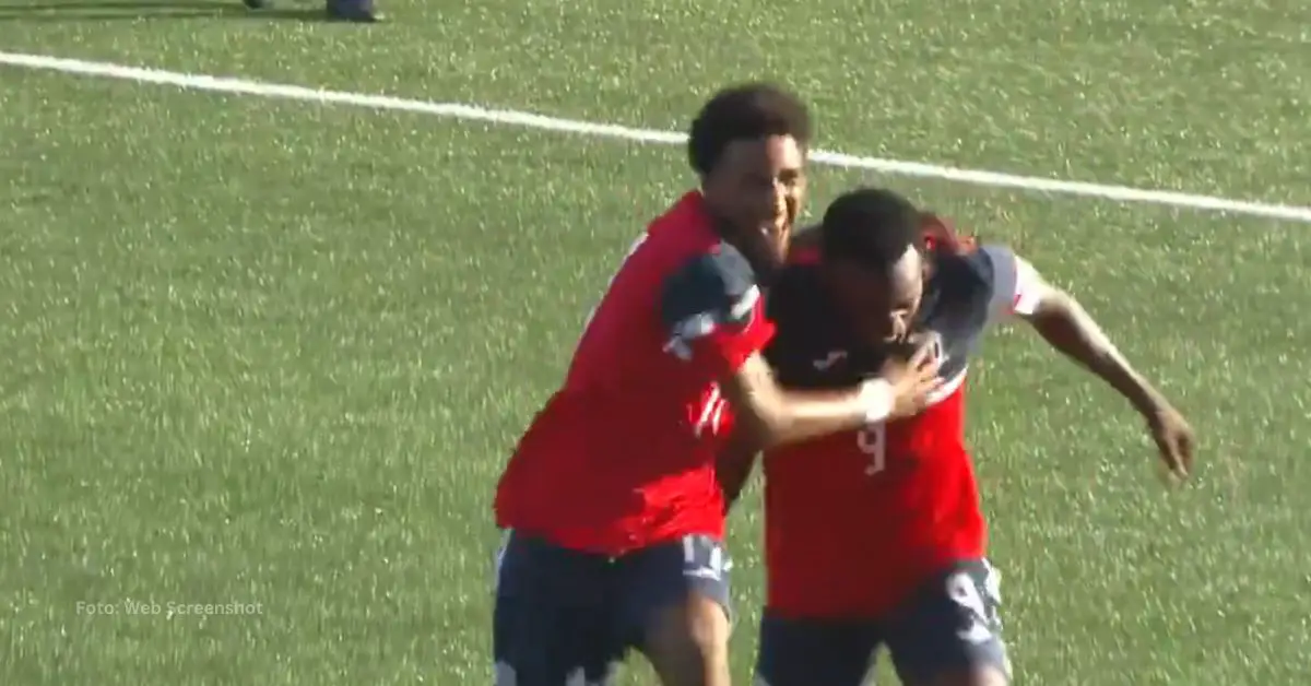 Equipo Cuba celebrando el gol 