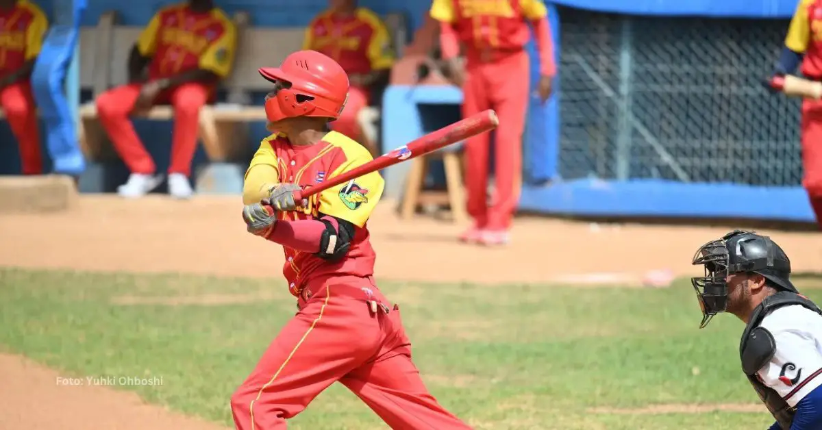 Yoisnel Camejo bateando con Matanzas