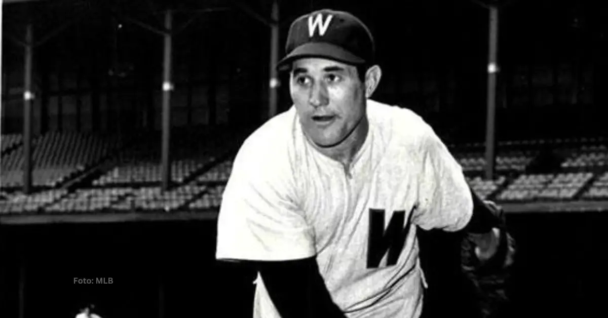 Conrado Marrero con el uniforme de Senadores de Washington