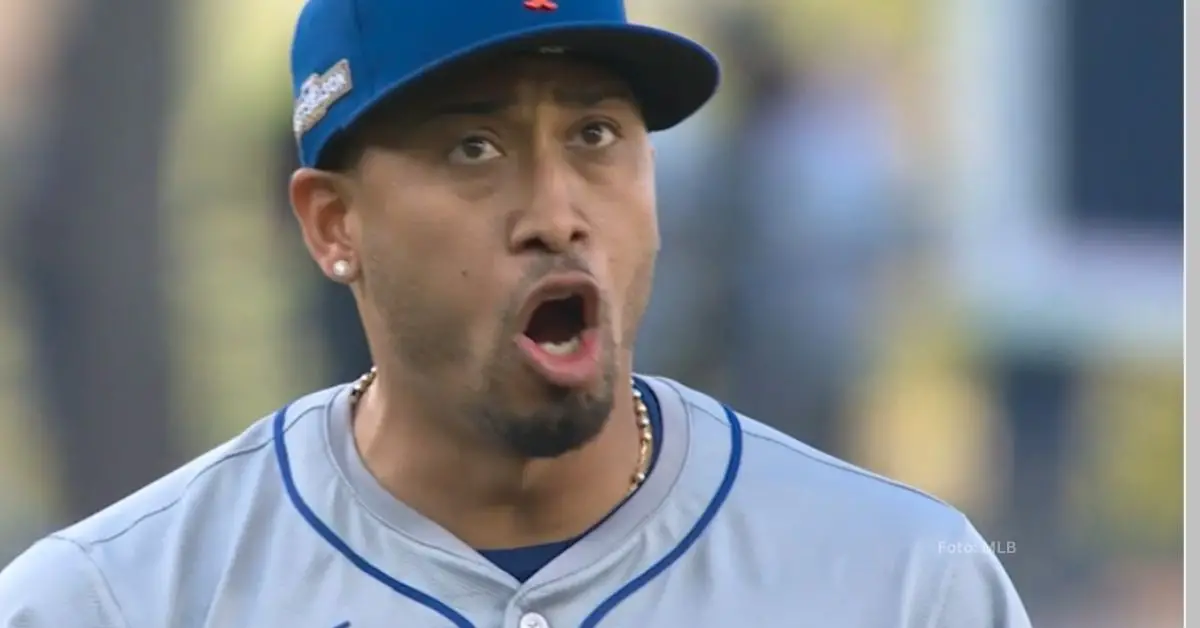 El puertorriqueño Edwin Díaz celebrando la victoria