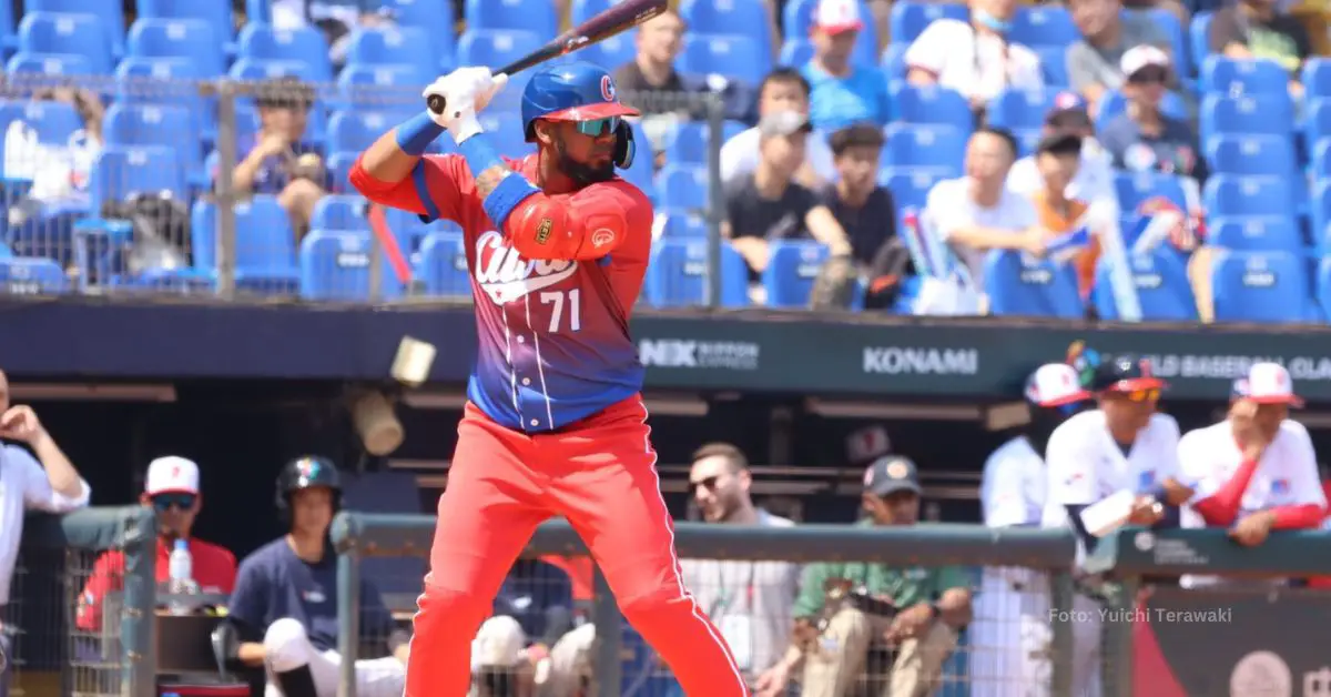 Erisbel Arruebarruena tomando un turno con el equipo Cuba