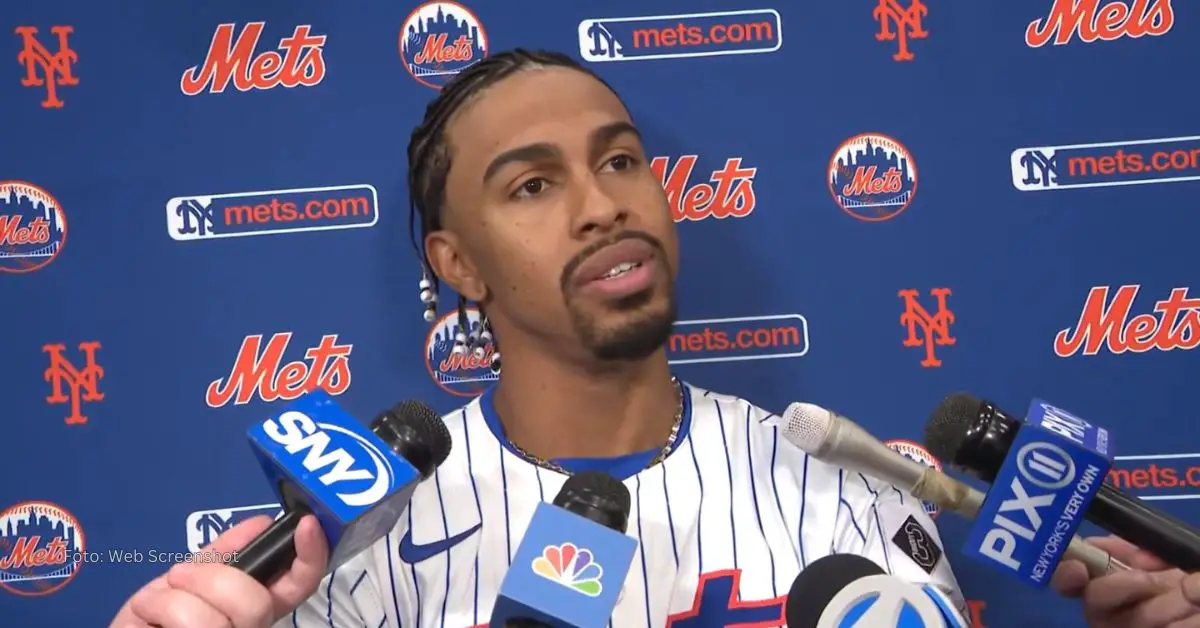 Francisco Lindor en rueda de prensa con New York Mets