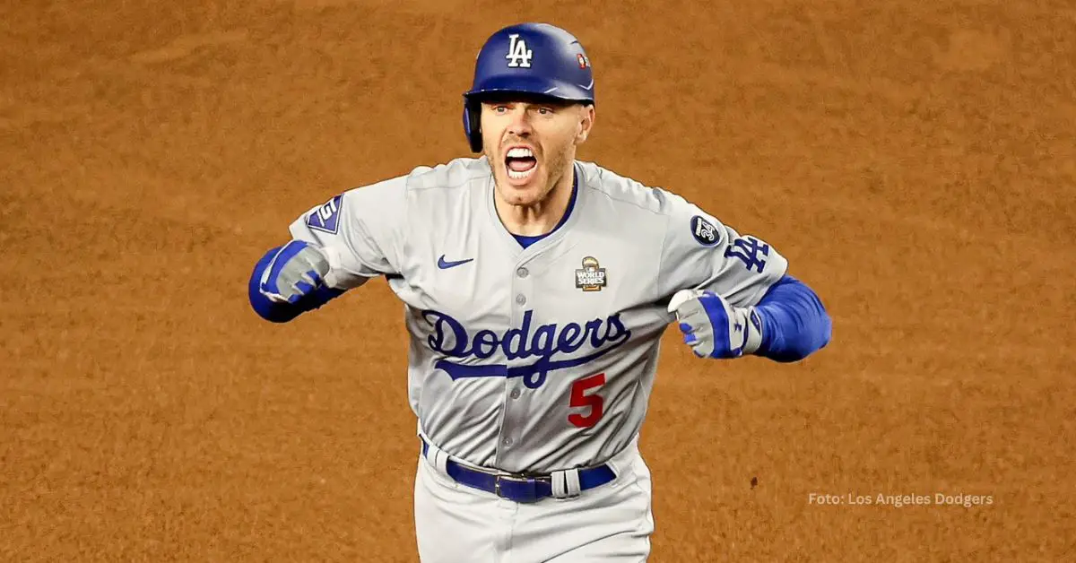 Freddie Freeman celebrando y recorriendo las bases tras jonrón con Los Angeles Dodgers