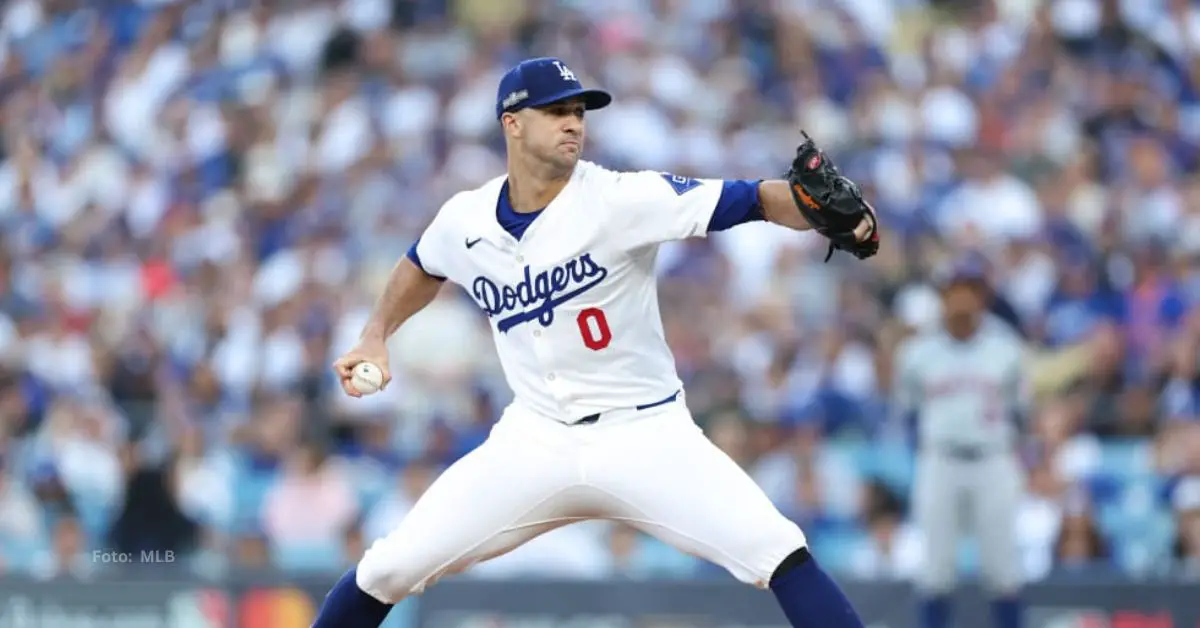 Jack Flaherty lanzando con Los Angeles Dodgers