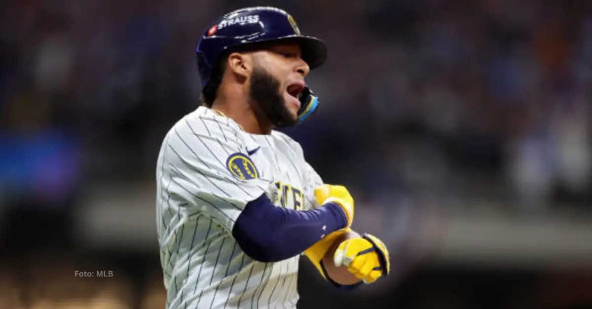 Venezolano Jackson Chourio gritando tras jonrón con Milwaukee Brewers