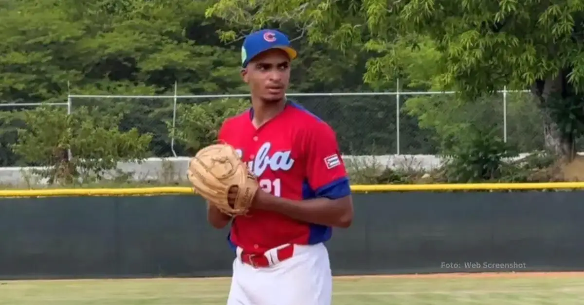 Jan Cabrera lanzando en Dominicana