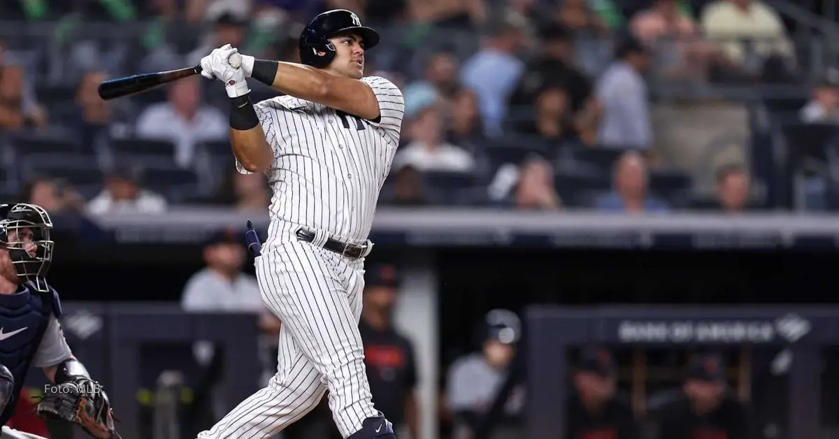 Jasson Domínguez bateando con Yankees