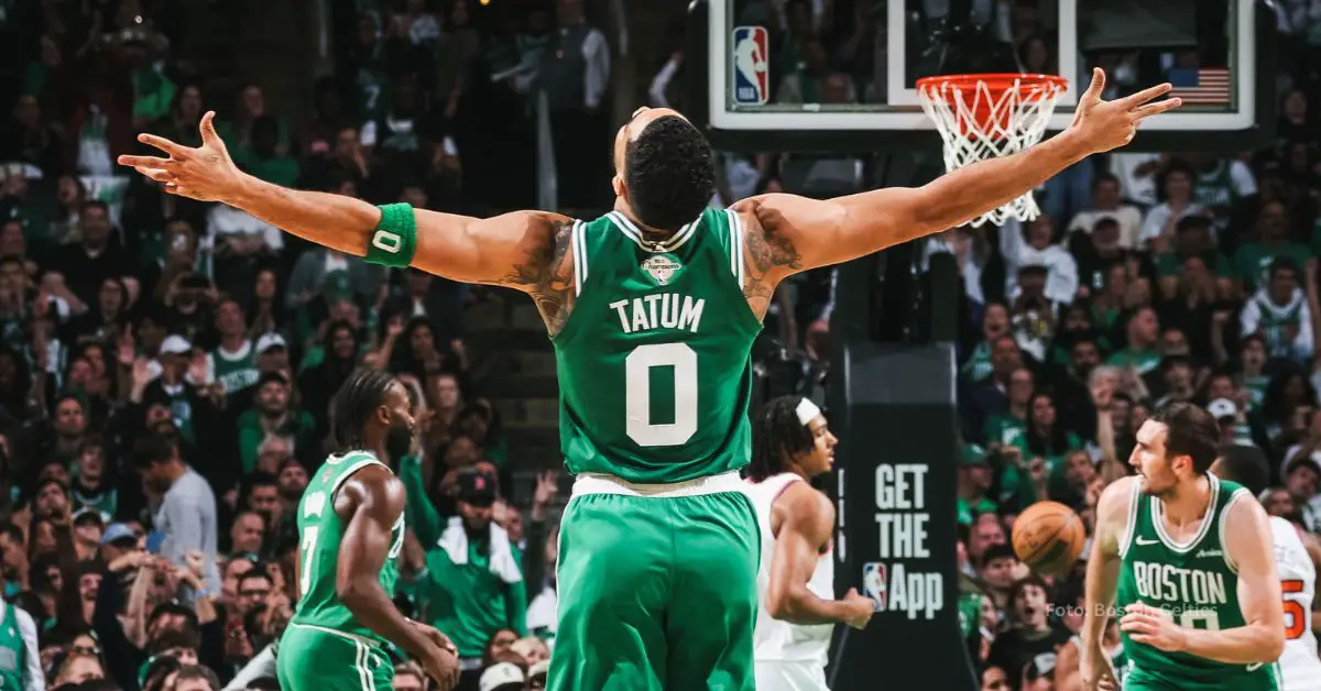 Jayson Tatum celebrando una cesta con Boston Celtics