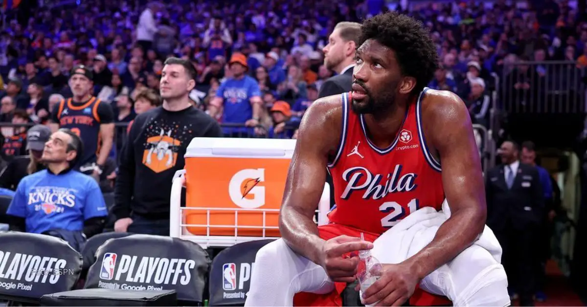 Joel Embiid con el uniforme de Philadelphia 76ers