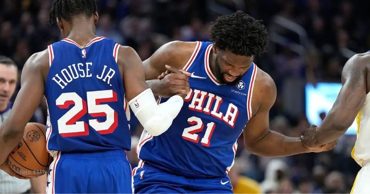 Joel Embiid con el uniforme de Philadelphia 76ers