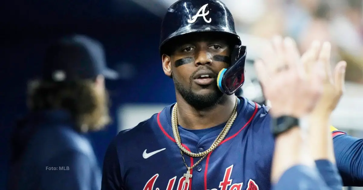 Jorge Soler celebrando el dugout de Atlanta Braves tras cuadrangular