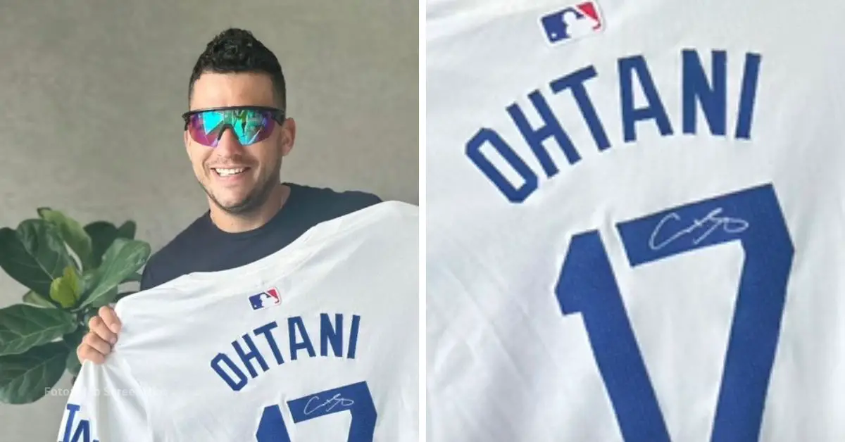 José Iglesias con camisa autografiada de Ohtani