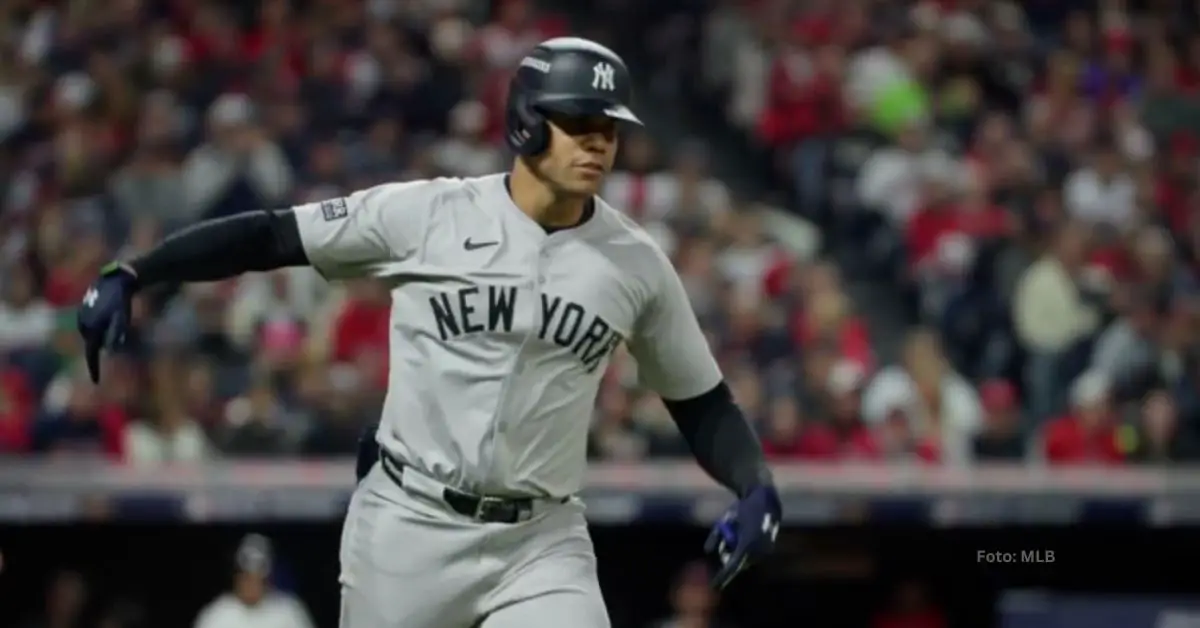 Juan Soto celebra tras dar jonrón con New York Yankees