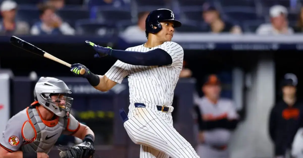 Juan Soto bateando con New York Yankees